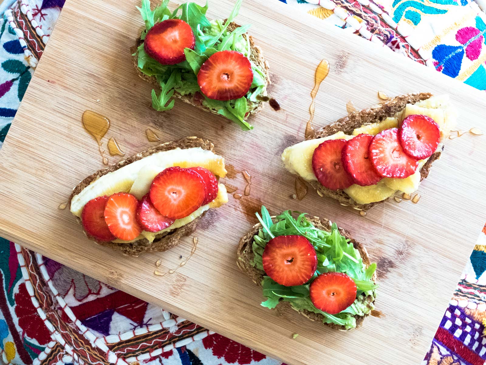 Vegane Frühstücksrezepte Avocado Toast Rezepte Erdbeeren Bananenbrot gesund