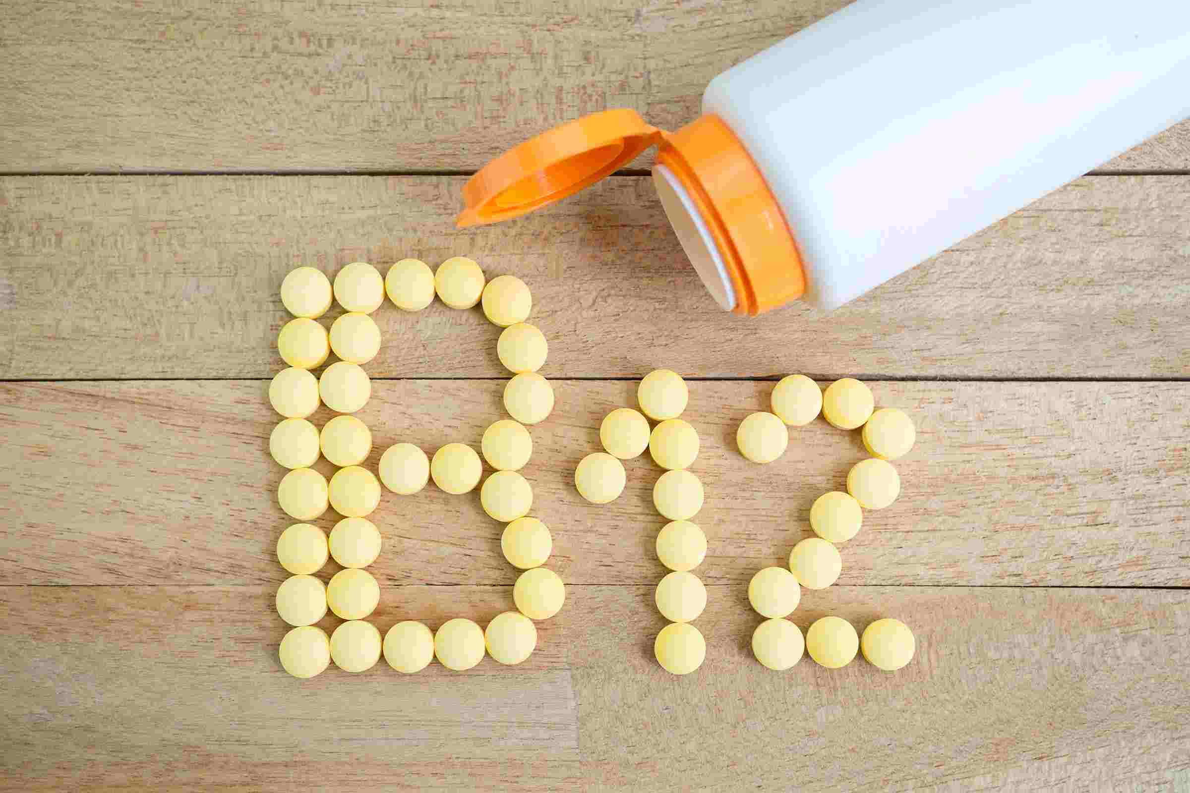 Vitamin B12 Tabletten Spritzen Aufnahme Gesundheit Bluttest