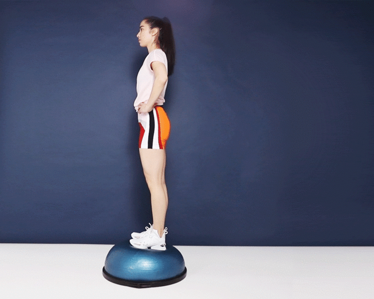 ausfallschritte mit bosu ball balance trainer für besseres gleichgewicht und koordination bei fitness training