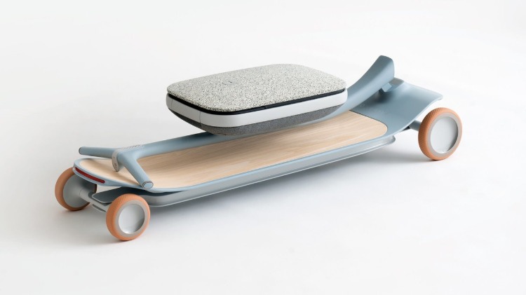 der pal scooter von layer mit klappbarer lenkung und futuristischem design