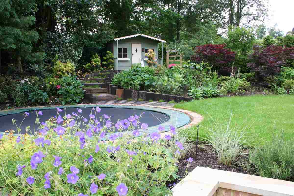 Bodentrampolin im Garten Landhaus Außenbereich einlassen Inground