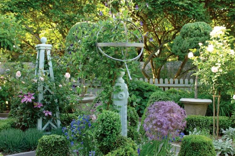 Cottage Garten anlegen und dekorieren mit Shabby-Chic-Deko