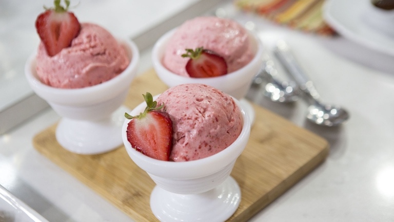 Erdbeer Brezel Dessert Erdbeereis Rezept Sommer Nachtisch Ideen