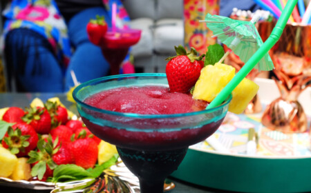 Erdbeeren Ananas Wein Slushie Rezept Sommergetränk Cocktails Gesund Obst abnehmen