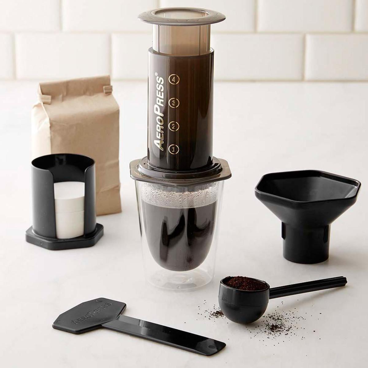 Kaffee kochen Aeropresse Anleitung Kaffee fein mahlen Kaffeebohnen Sorten Espresso