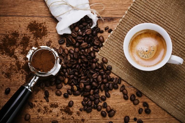 Kaffee kochen lecker Espressokocher Anleitung Kaffeebohnen malen