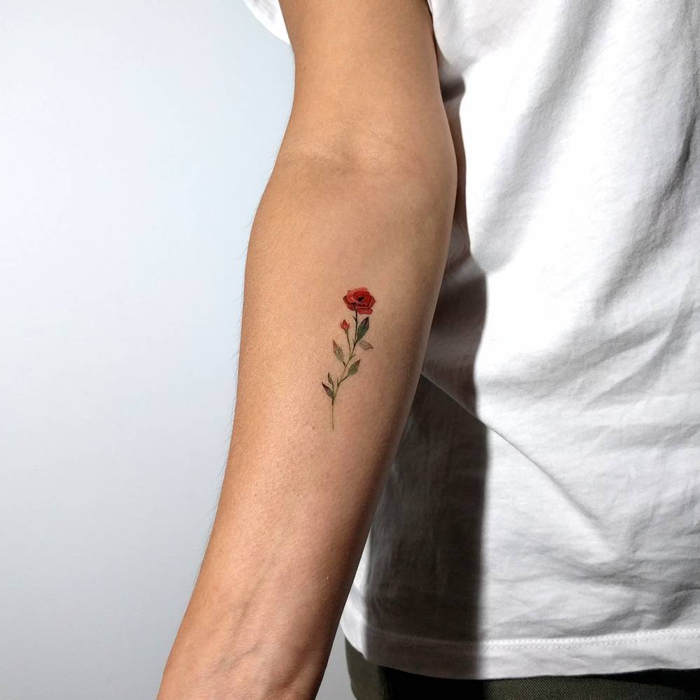 Small Roses Tattoo in Rot with Large Stem