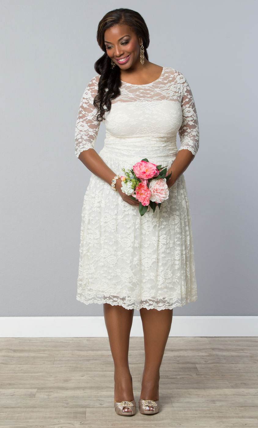 Lässige Brautkleider Plus Size Hochzeitskleid kurz Pumps Frisuren Ideen