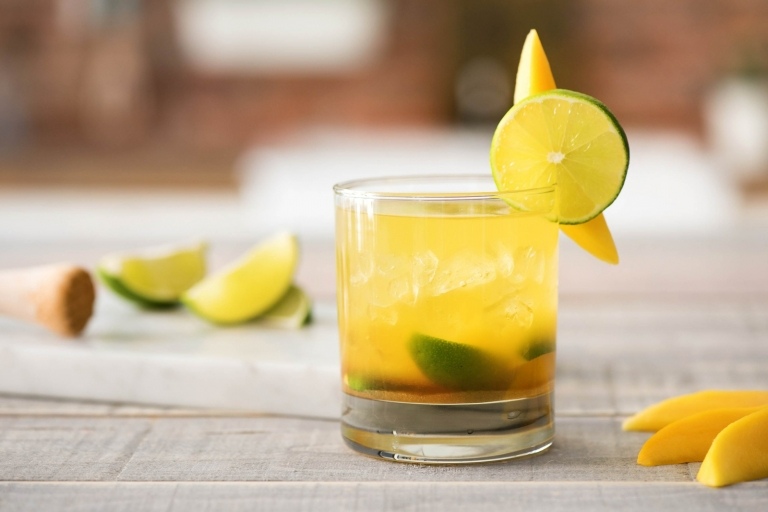 Mango Caipirinha Rezept einfach Brasilien Rum Cachata Sommer Cocktails