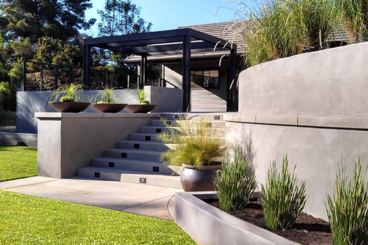 Mit Beton Struktur im Garten schaffen und eine schöne Landschaft gestalten