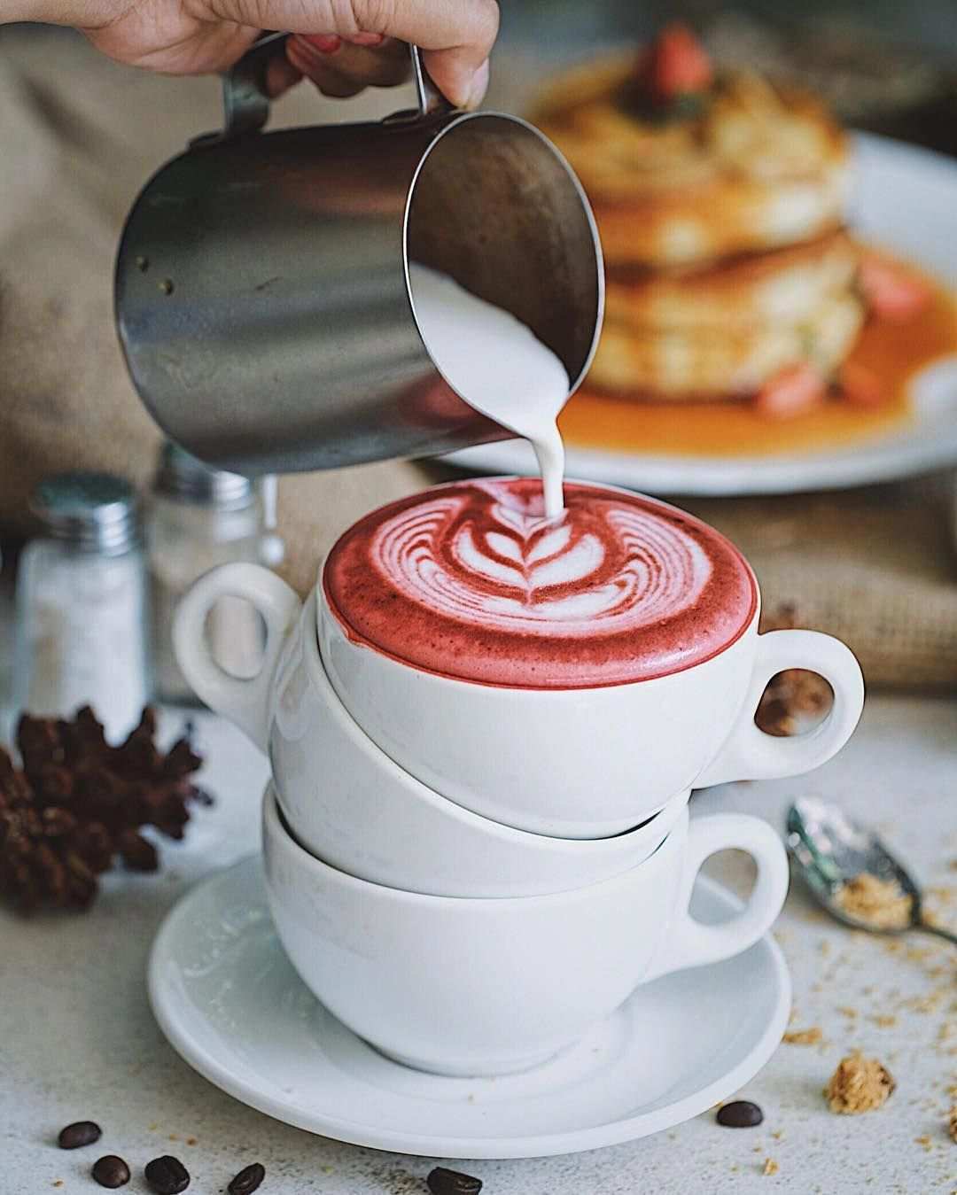 Red Velvet Latte Rezept Kaffee Art Vegan Kaffee Mandelmilch gesund zuckerfrei