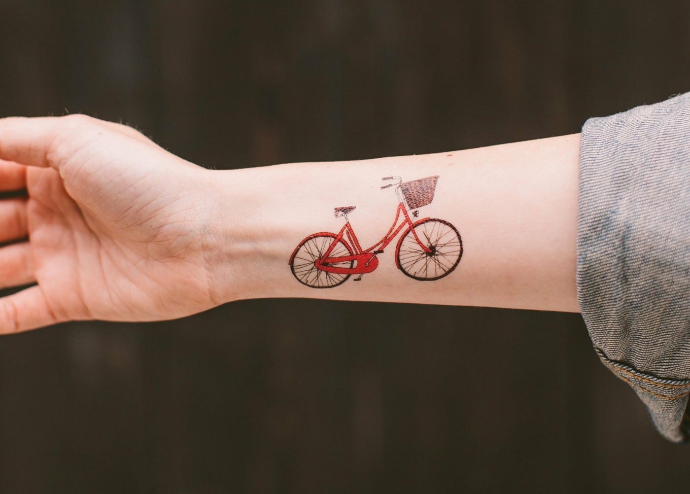 Rote Tattoos Sind Attraktiv Wir Klaren Uber Mythen Auf Zeigen Tolle Ideen