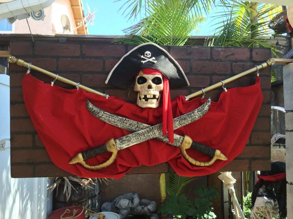 Sandkasten Piratenschiff Deko Ideen Piratenschiff selber bauen Kinder Geburtstag Garten