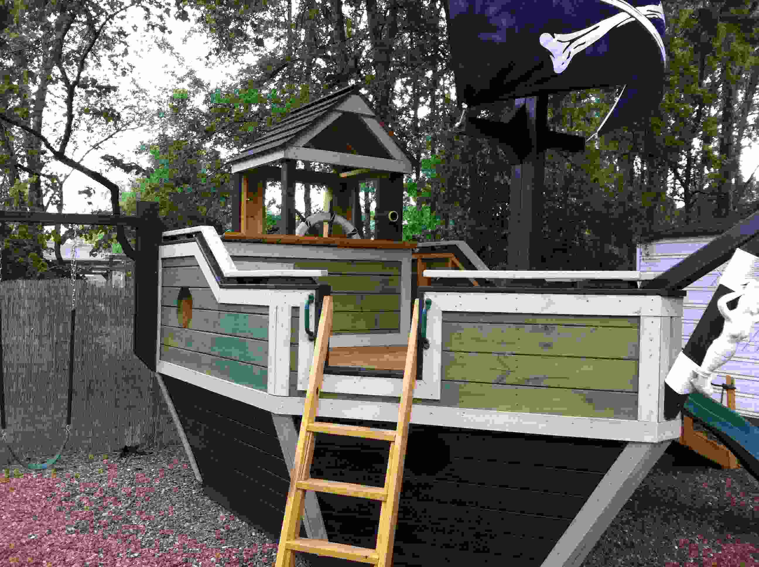 Sandkasten Piratenschiff bauen Spielplatz Kinder Garten Gestalten Gartendeko Ideen