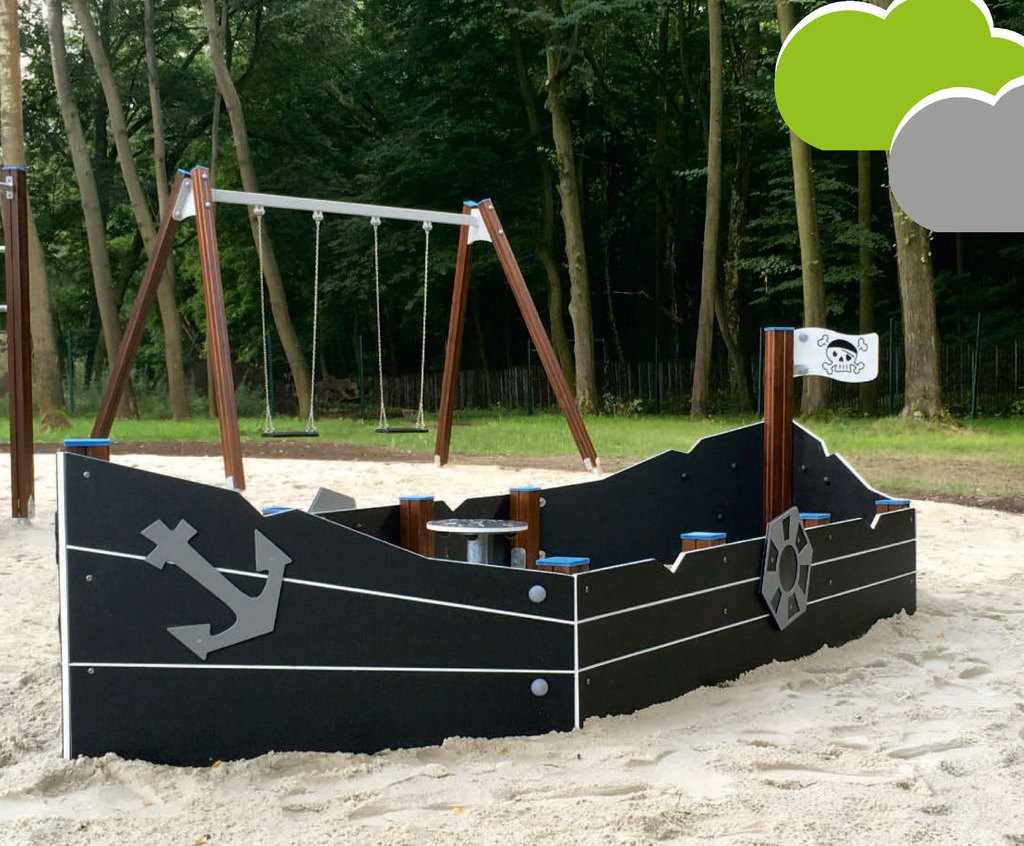 Sandkasten Piratenschiff gross selber bauen Anleitung Spielplatz Kinder Schaukeln