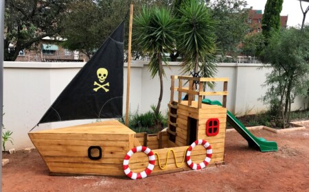 Sandkasten Piratenschiff selber bauen DIY Anleitung einfach Garten gestalten Spielplatz Kinder