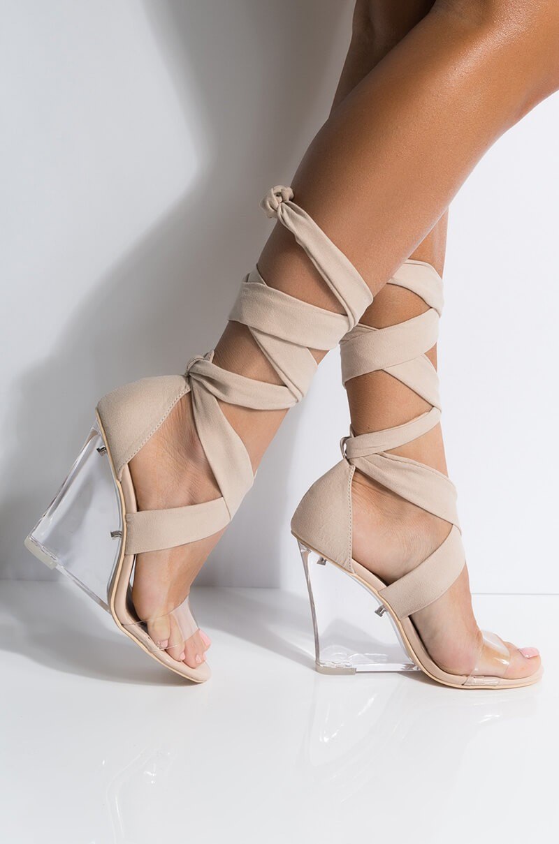 Transparente Absatzschuhe Modetrend Keilabsatz Sandaletten Sommer 2019