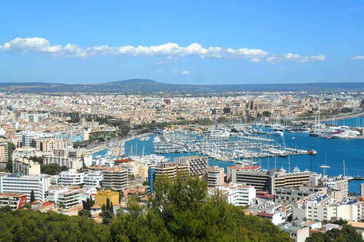 Urlaub auf Mallorca Hafen besuchen öffentlicher Verkehr