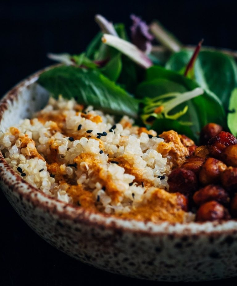 Veganes Rezept für Buddha Bowl mit Quinoa und Kichererbsen