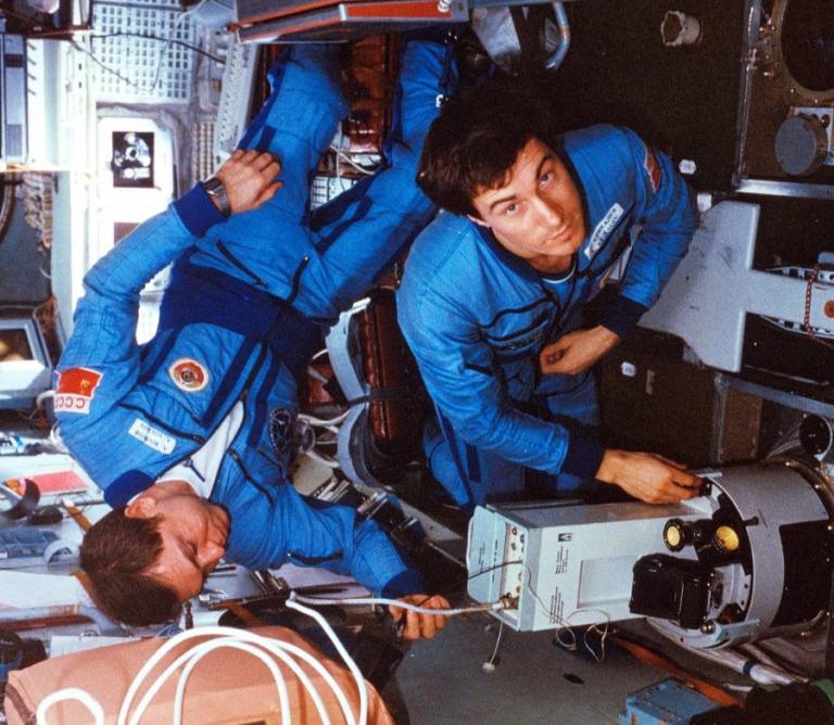 Zerfall der Sowjetunion Kosmonaut im Weltraum vergessen
