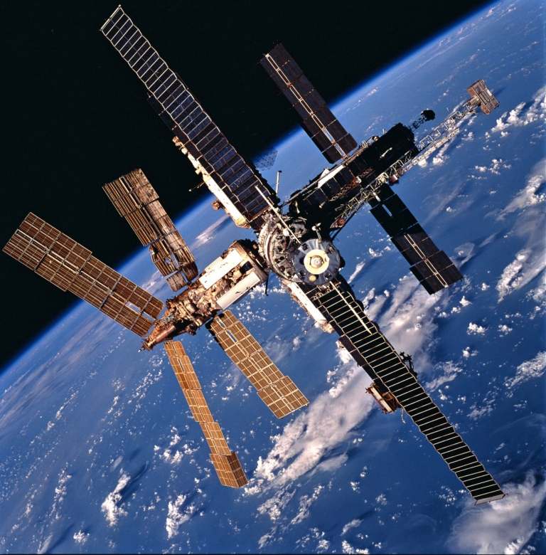 Zerfall der Sowjetunion Raumstation MIR Erde