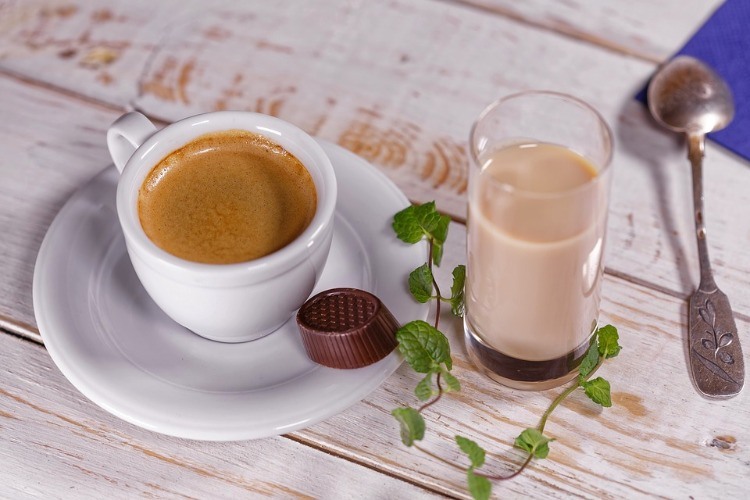 ist koffein wirkung gesund oder schädlich in form von koffeinhaltigen getränken wie kaffee oder tee