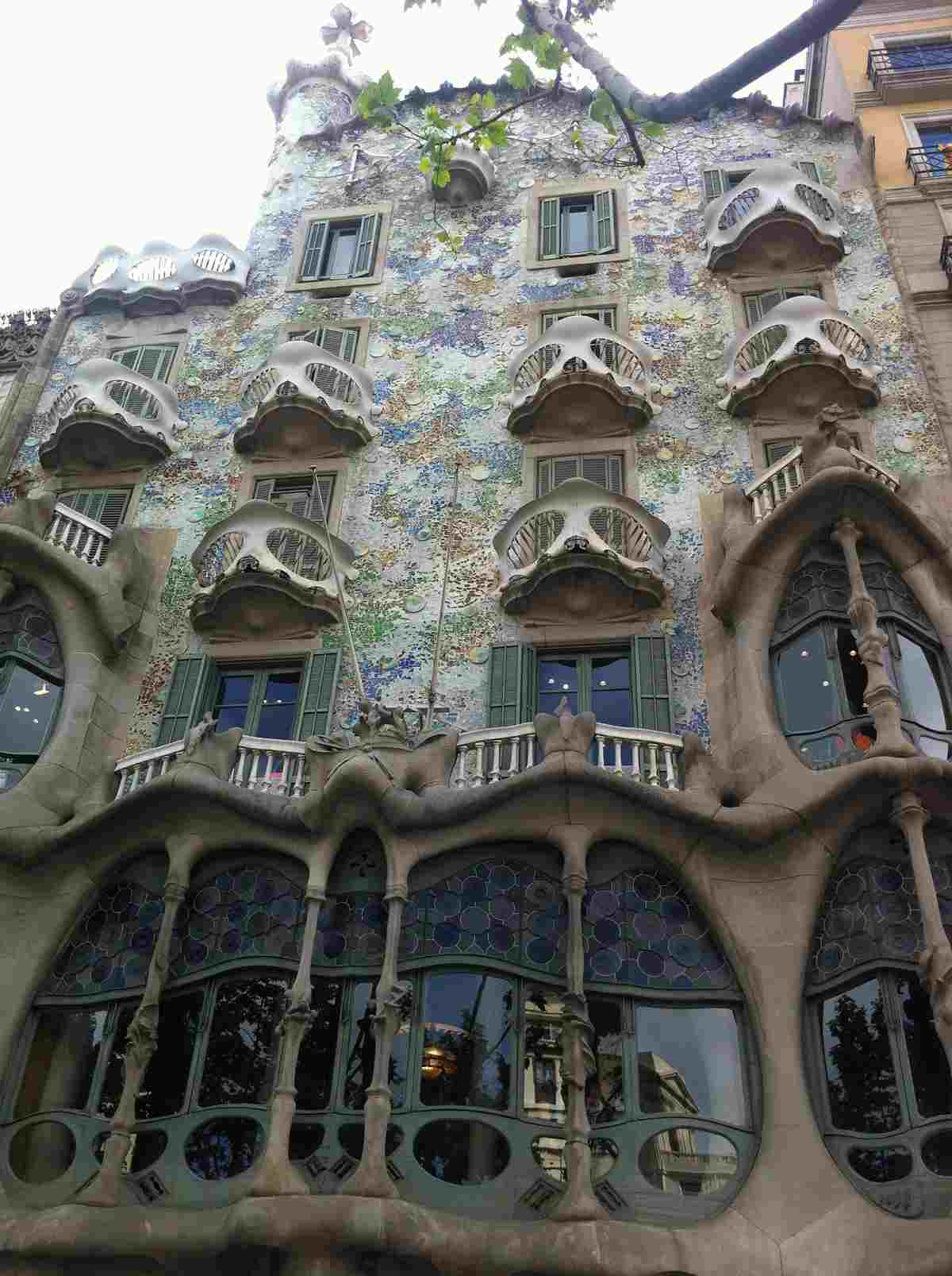   Magical Nächte Casa Batllo Fassade 