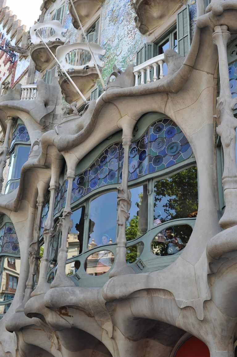 Magische Nächte Casa Batllo Fenster Naturformen