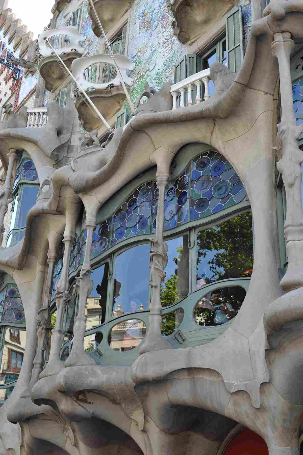   Magical Nächte Casa Batllo Window Natural Forms 