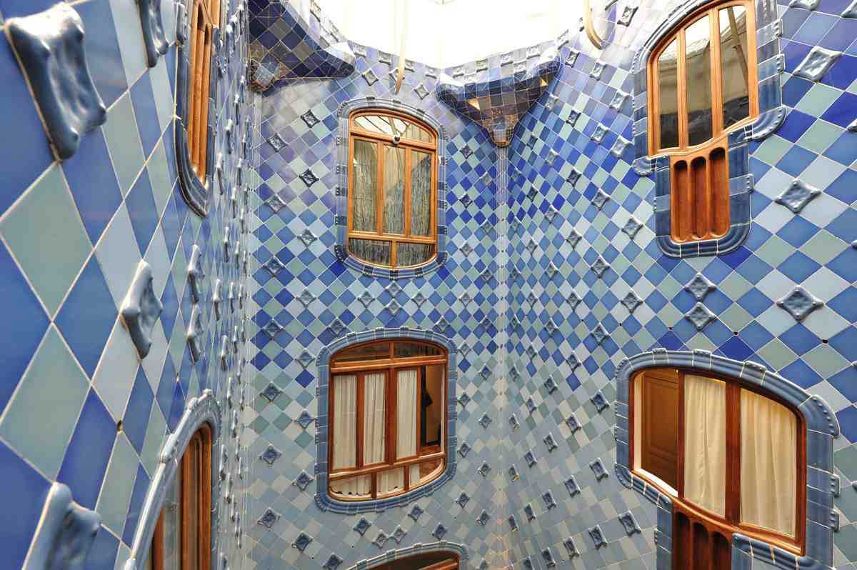   Magical Näfte Casa Batllo Mosaic 