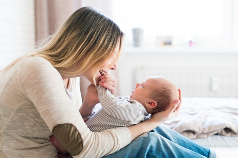 Baby abhalten - Wie anfangen mit diesen hilfreichen Tipps