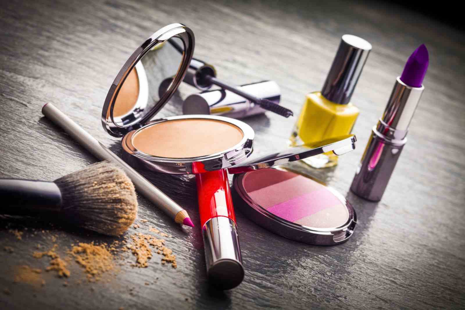 Beauty Upcycling Ideen Lippenstift Puder Makeup Anleitung
