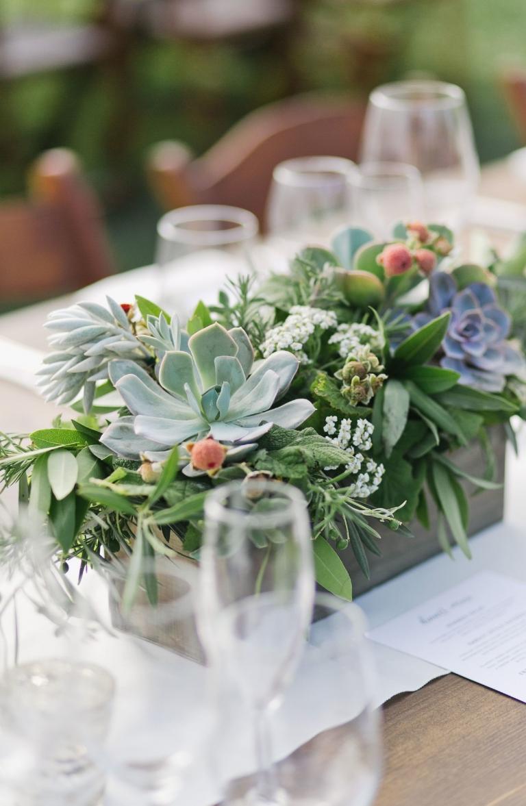 Greenery Hochzeit Tischdeko Blumen Laub DIY Hochzeitsdeko Trends