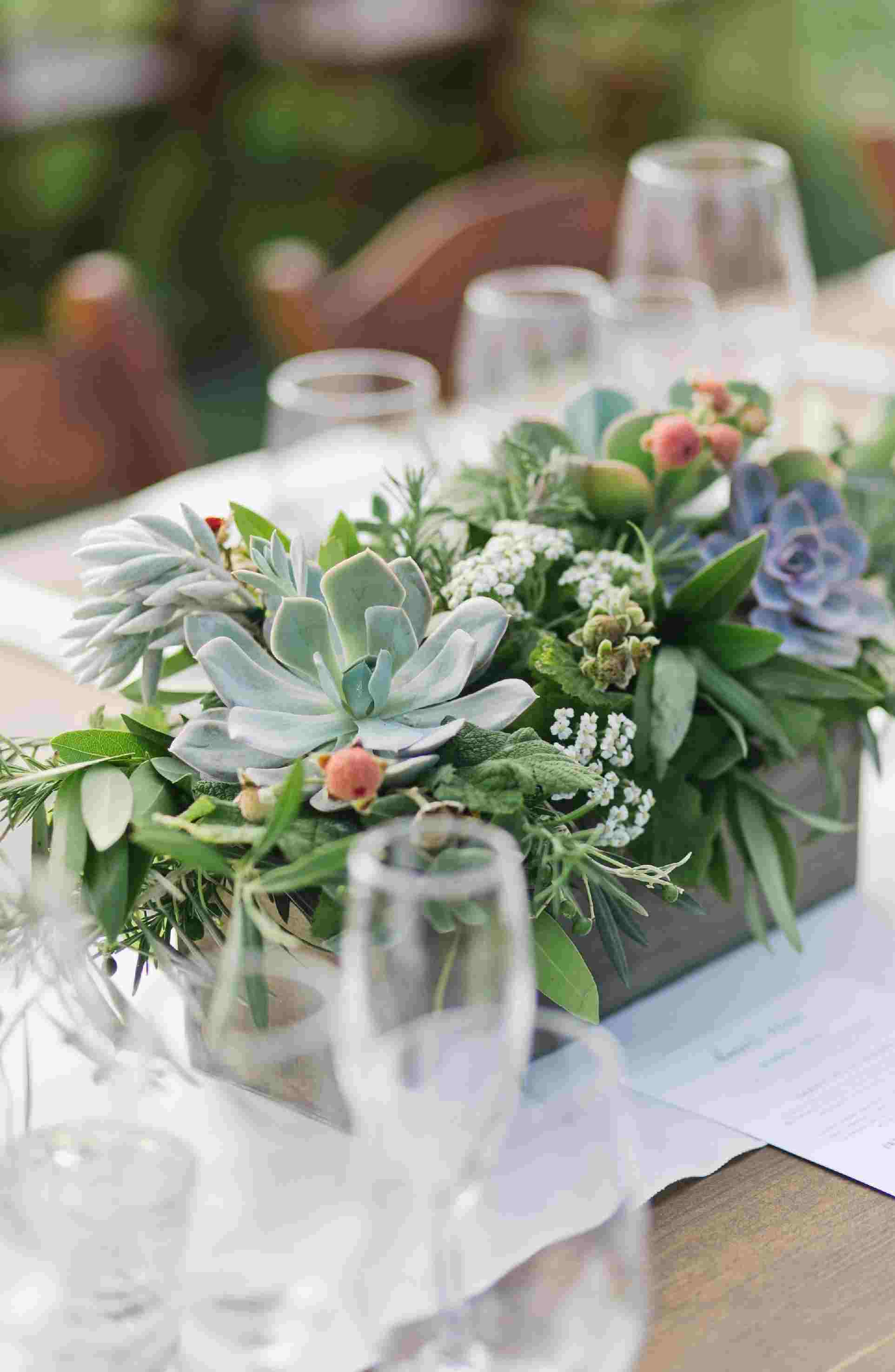 Greenery High Tischdeko Flowers Laub DIY Hochzeitsdeko Trends