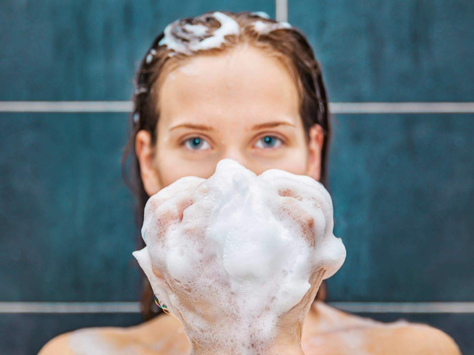 Wash your hair without shampoo household detergent Backsoda Zero Waste