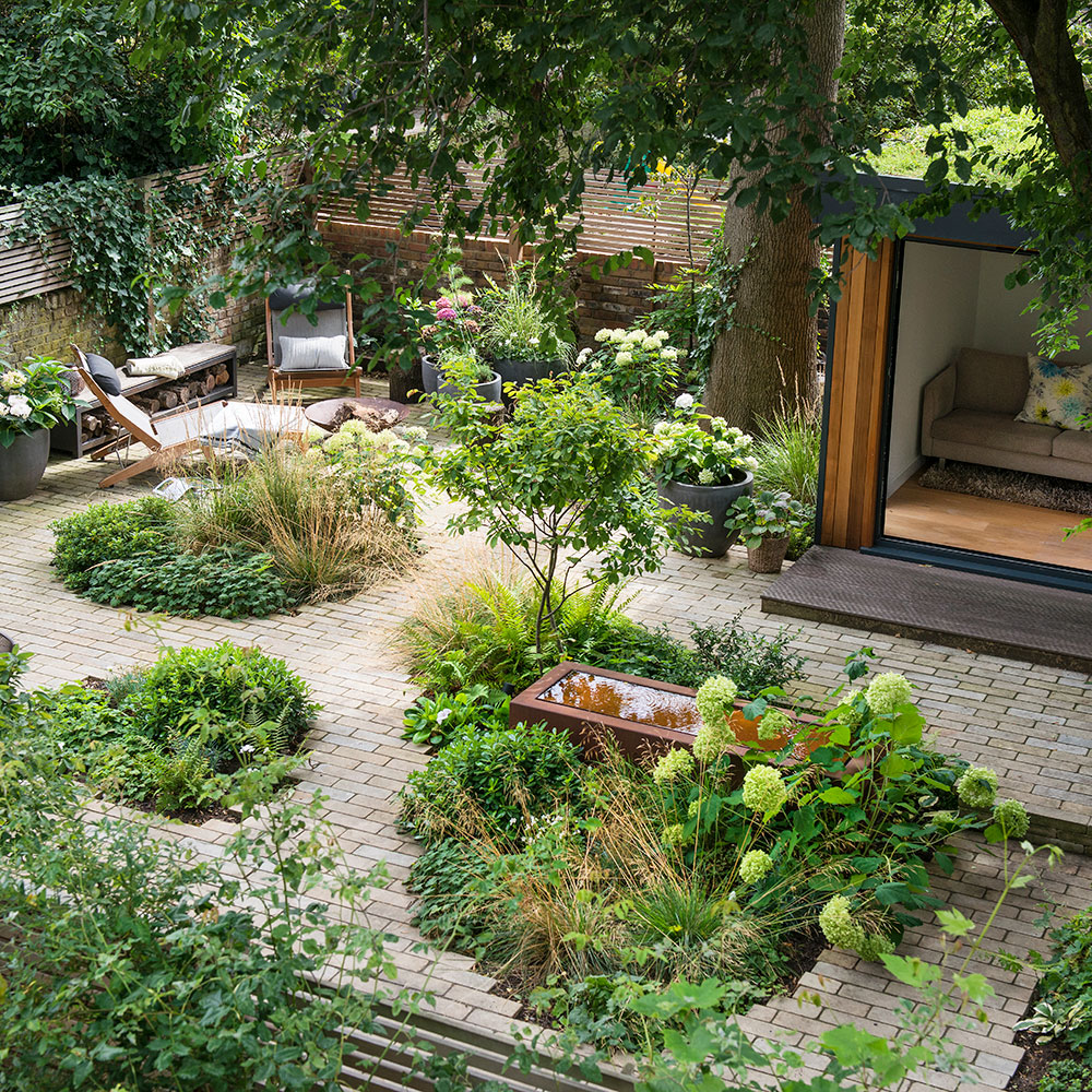 Wie ein verwilderter Garten in eine gemütliche Oase