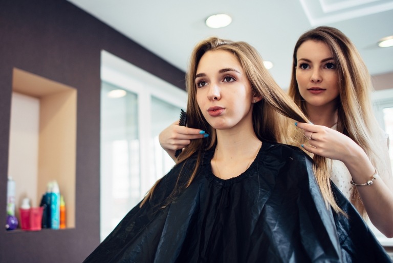 Keratin Behandlung Vorteile blonde Haare Sommer Haarpflege Gelbstich entfernen