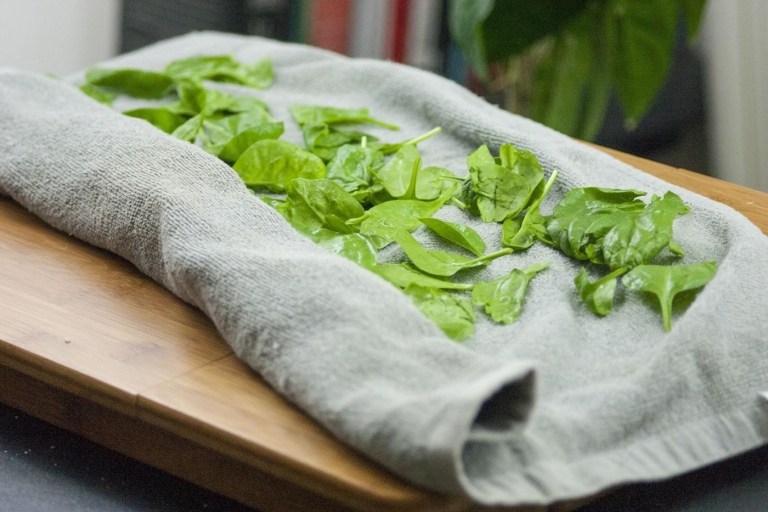 Life Hacks für die Küche Salat Spinaten schnell waschen trocknen