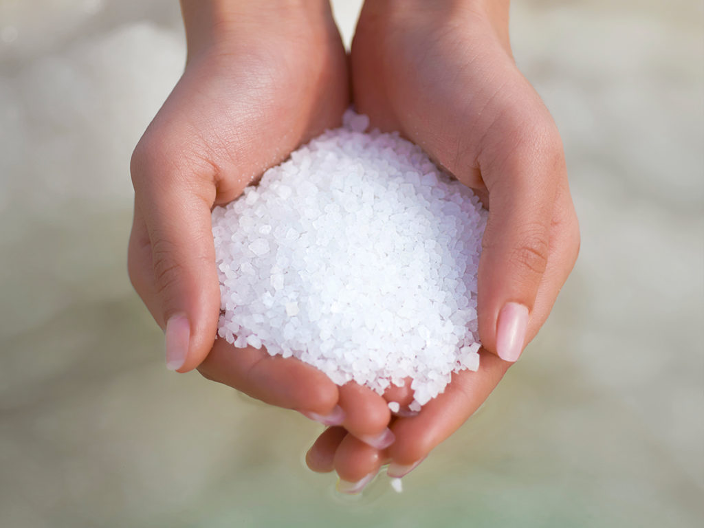 Meersalz Vorteile Handpflege Handcreme Hausmittel Salzpeeling Akne