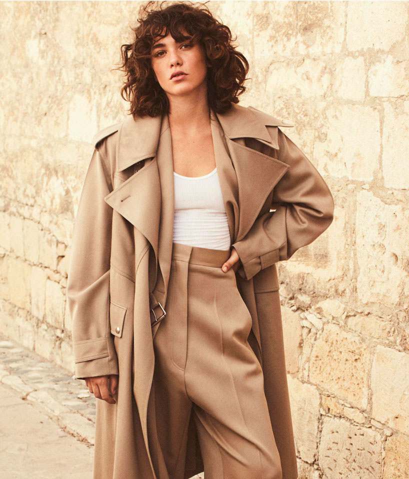 Model Steffy Argelich may be the middle hair with pony