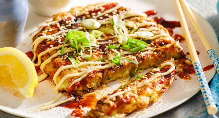 Okonomiyaki japanische Pfannkuchen Rezept einfach Herhaft Frühstück Ideen