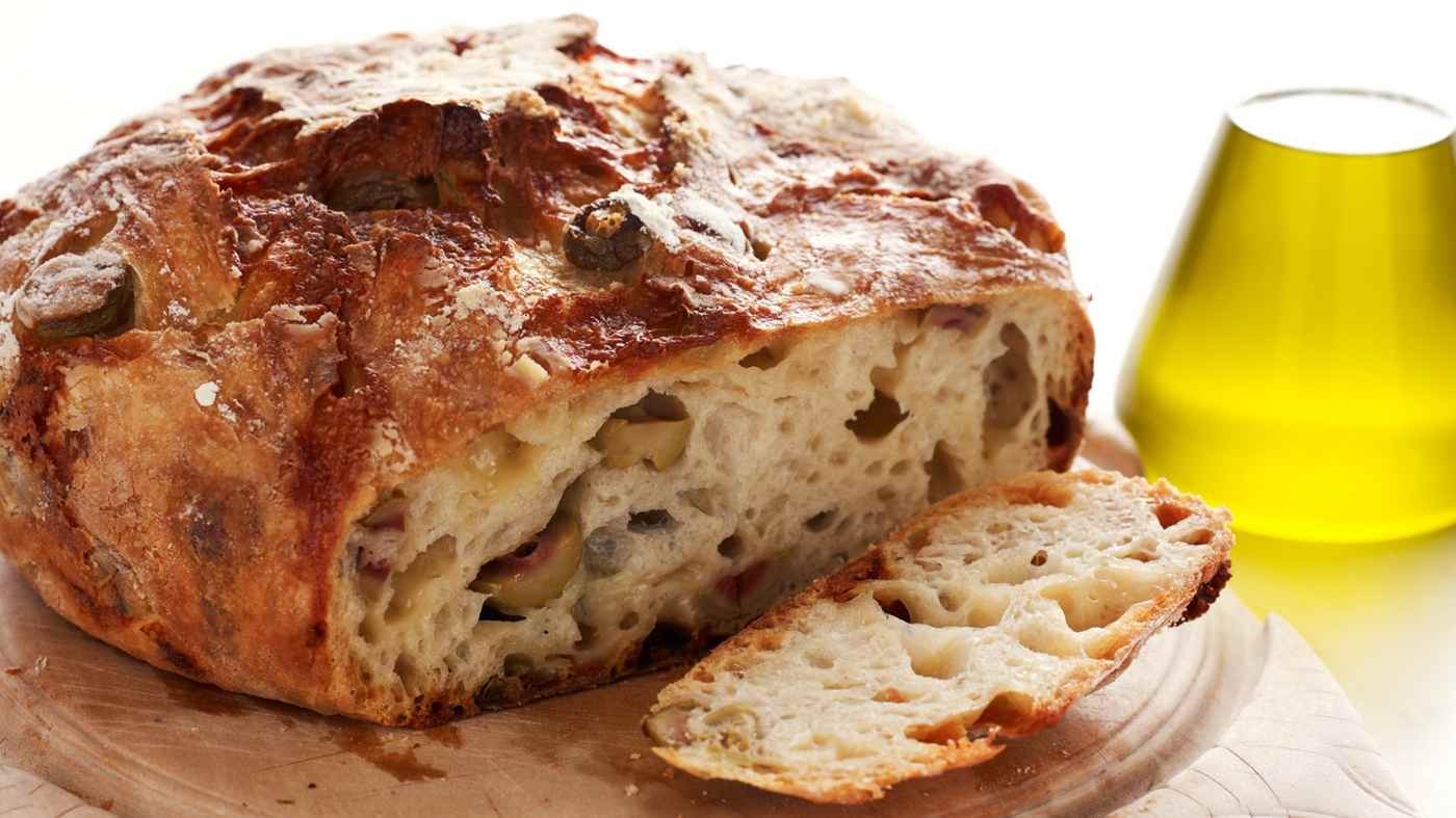 Olive bread with Greek flavor thanks to olives and spices