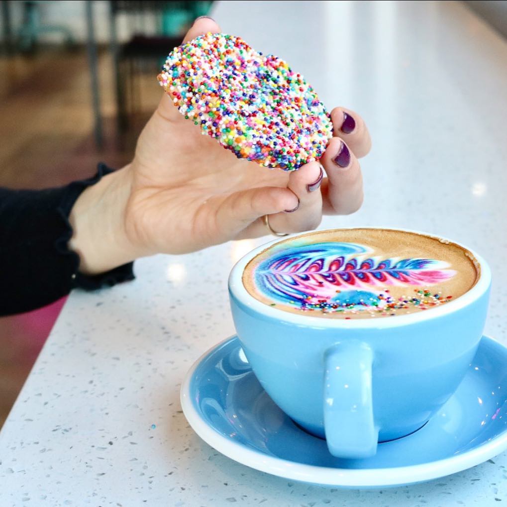 Regenbogen Latte Cappucino kochen einfach Kaffeeart Foodtrends 2019