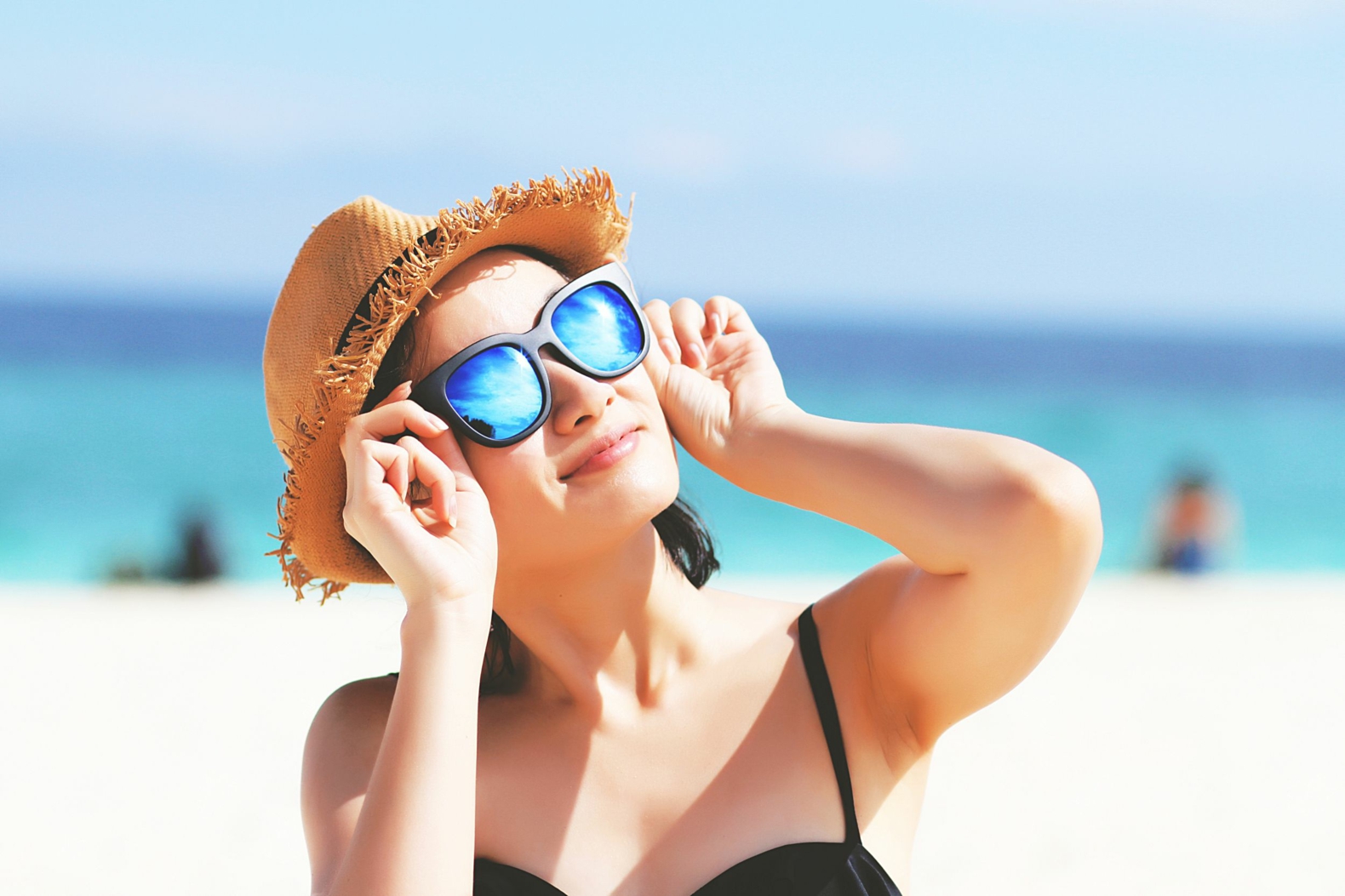Sonnenschutz Hautpflege Strand Damenhut Sonnenbrille Meersalz Vorteile Hautpflege