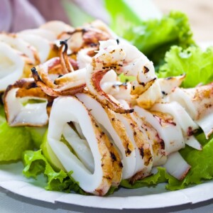 Tintenfisch Rezept Salat gegrillt Blattsalat gesund abnehmen Sommer Abendessen
