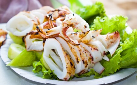 Tintenfisch Rezept Salat gegrillt Blattsalat gesund abnehmen Sommer Abendessen