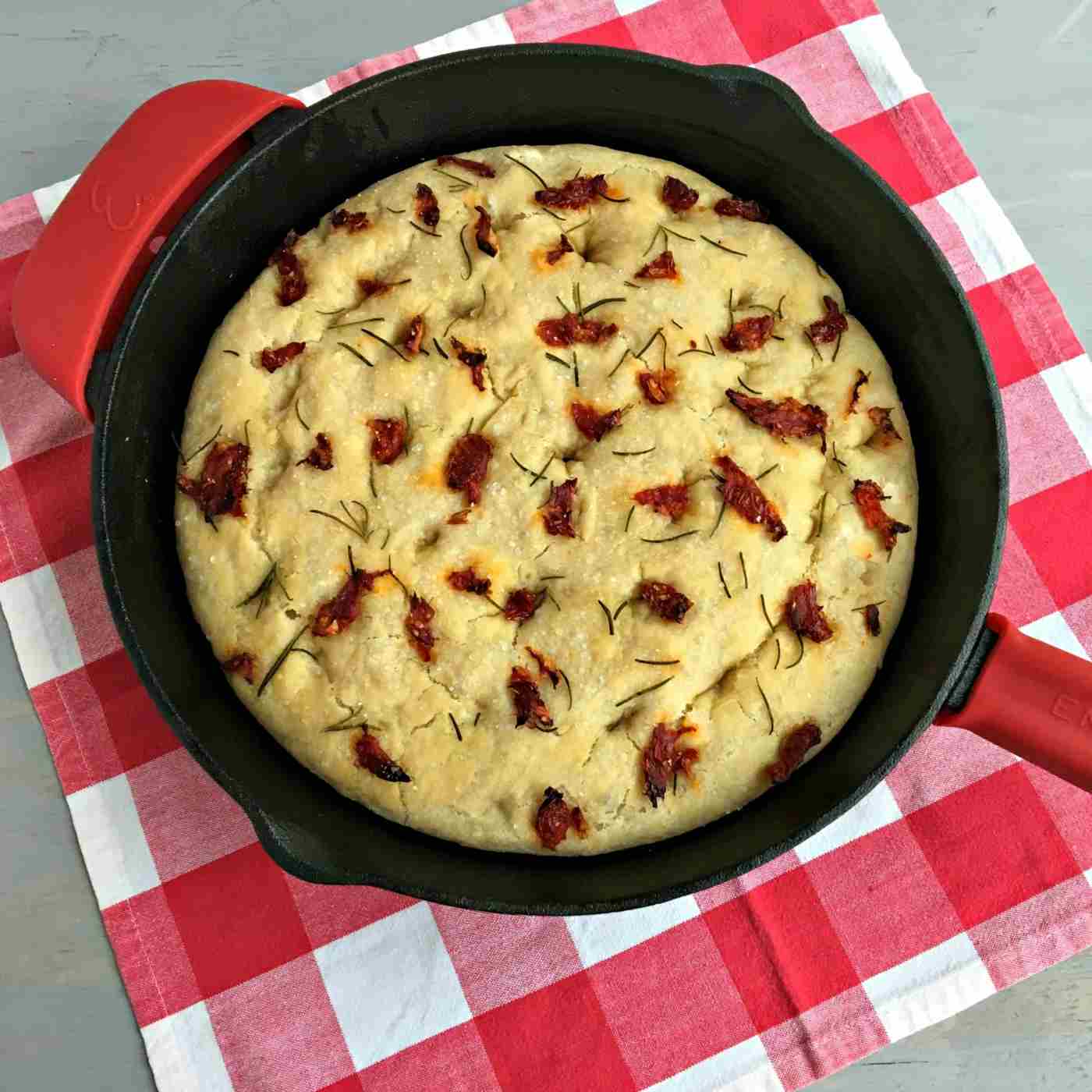 Vegan recipe idea for pancake bread with dried tomatoes and rosemary