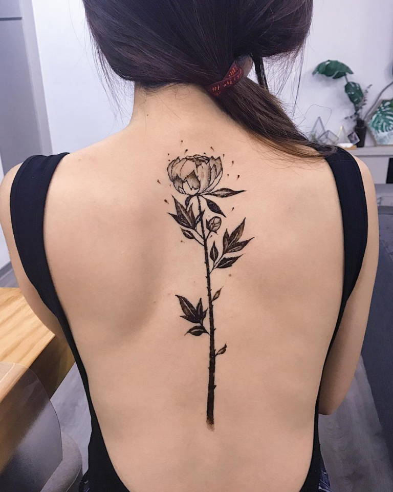 Wirbelsäule Tattoo Frauen Rosen Tattoo Trends Pinterest