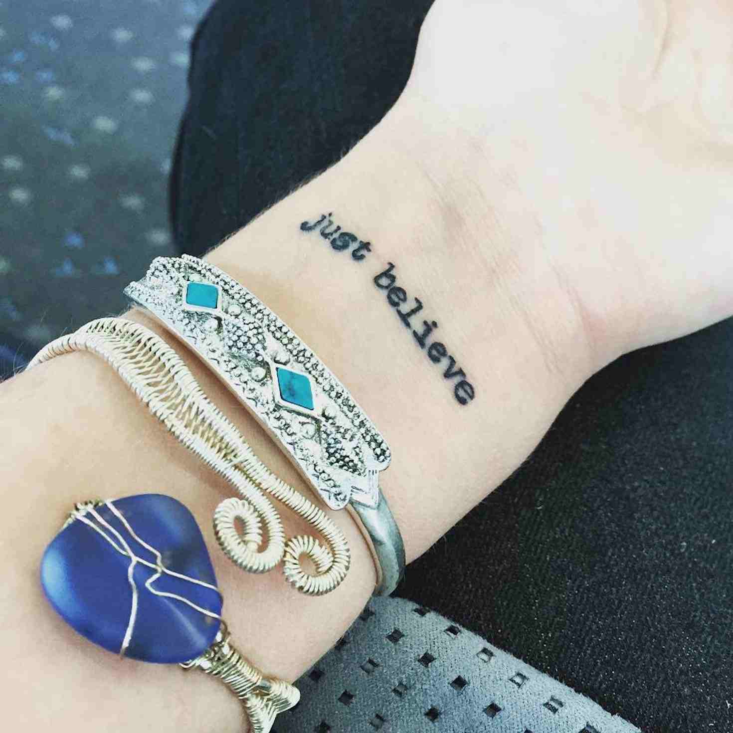 inspirierende Tattoo Trends Ideen klein Handgelenk Tattoo