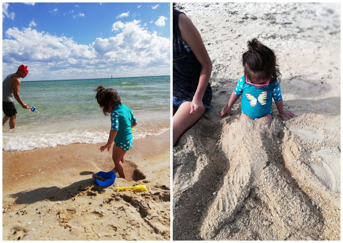 lustige Spiele für den Strand Meerjungfrau aus Sand bauen